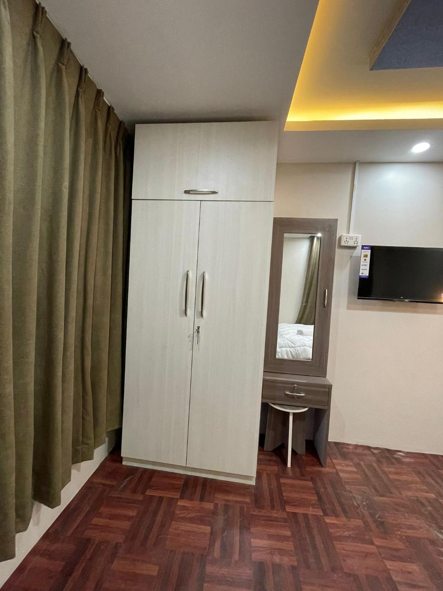 Applewood Inn Катманду Экстерьер фото